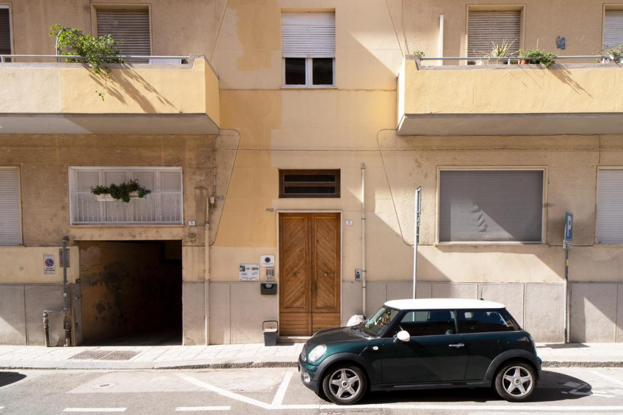 L'Isola Che C'E Hotel Cagliari Bagian luar foto